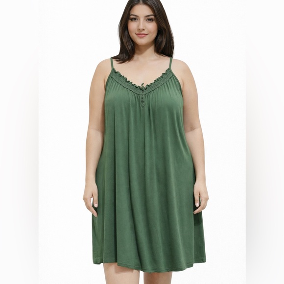 Reitmans Dresses & Skirts - Reitmans Green Flowy Sleeveless Dress Size 2X